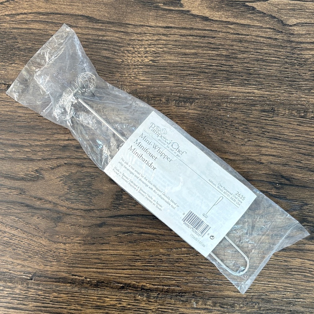 NEW Pampered Chef Mini Whipper Spiral whisk #2635